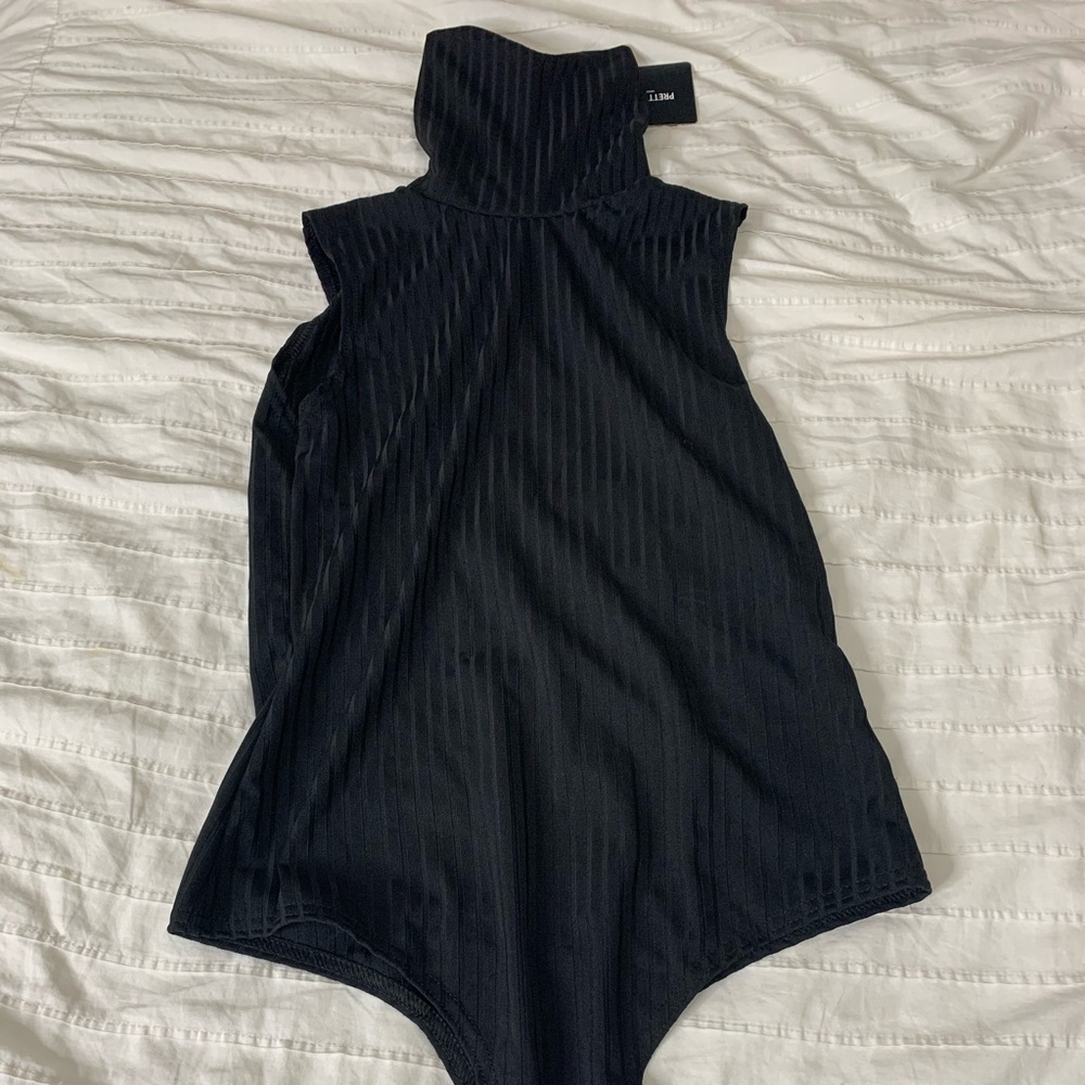 Black sleeveless bodysuit